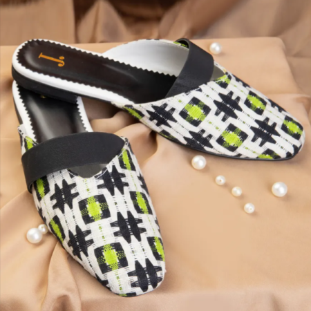 J. BLACK & WHITE BASIC CHAPPAL